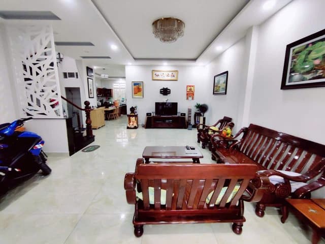 nha-4-phong-ngu-4-wc-khong-gian-sinh-hoat-rong-gia-18-ty-20260811015046